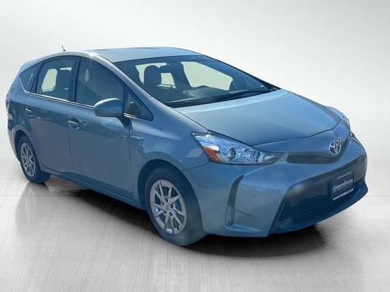TOYOTA PRIUS V 2017 JTDZN3EU8HJ071605 image